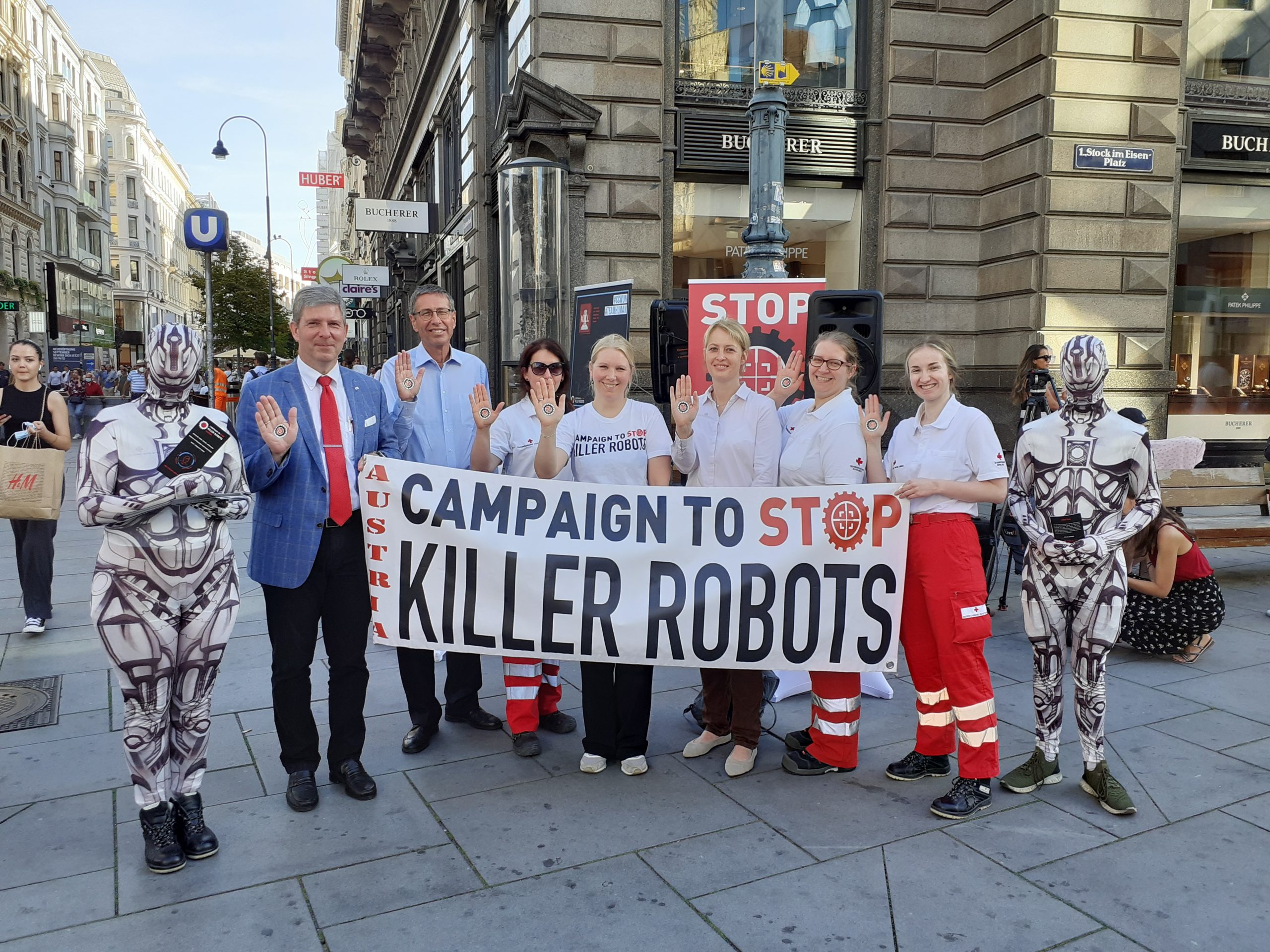 Am Freitag, den 10.09.2021 waren wir im Herzen Wiens um ein Zeichen gegen Killer Roboter zu setzen!